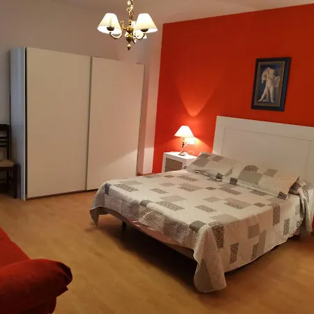 Mesón El Número Uno Hotel 2*